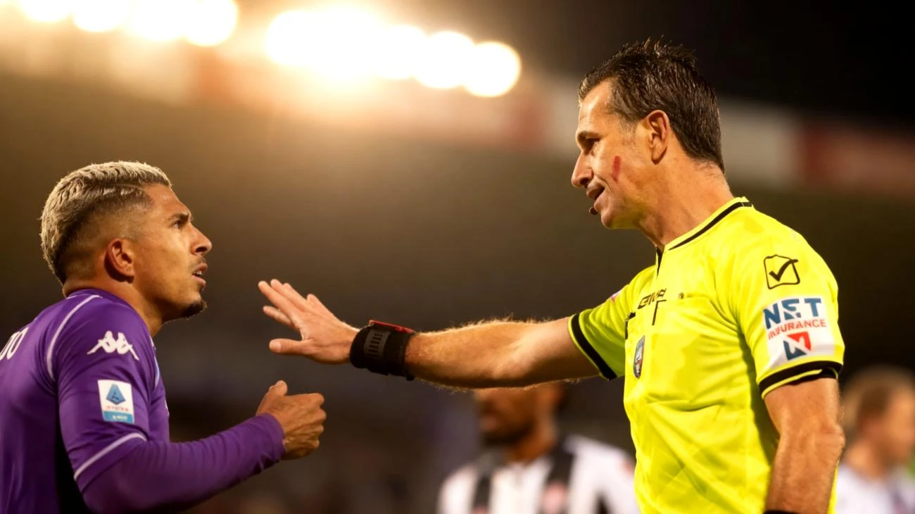 Fiorentina - Juventus sospesa due volte: il motivo ha fatto esplodere internet in 4 ore 2025-11-22T19:34:46.891Z"