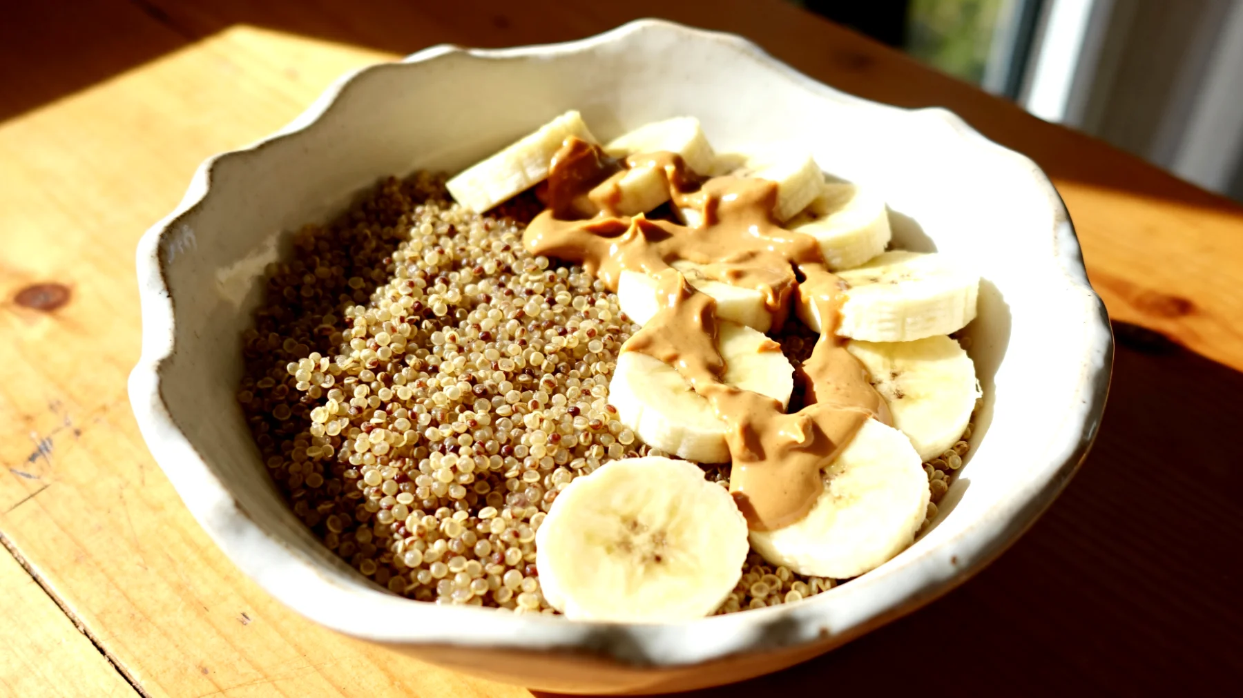 Amaranto soffiato con banana e burro di mandorle"